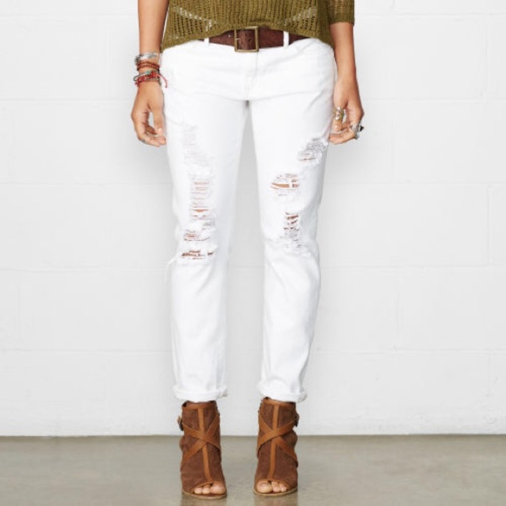 Denim & Supply women’s white boyfriend distressed jeans size 30
